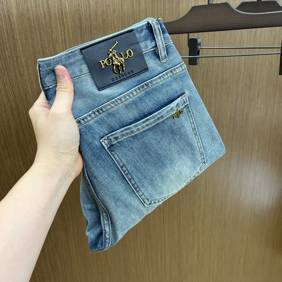 P250 Polo high-end customization 25ss spring and summer new style men's small straight original jeans Early spring new style super soft, stretch fabric, complex handicraft superposition, any washing process will turn into a completely different color effect if you stay for a few seconds longer, so it is more precious, especially durable and taste-resistant... Use the best elastic texture of tannins, genuine leather labels, high-end metal accessories... to create a unique and original jeans style! Original hardware accessories, super correct fit, comfortable and breathable, extremely high-grade, XD counter quality, handsome upper body. Code number: 28-38 no 35 37